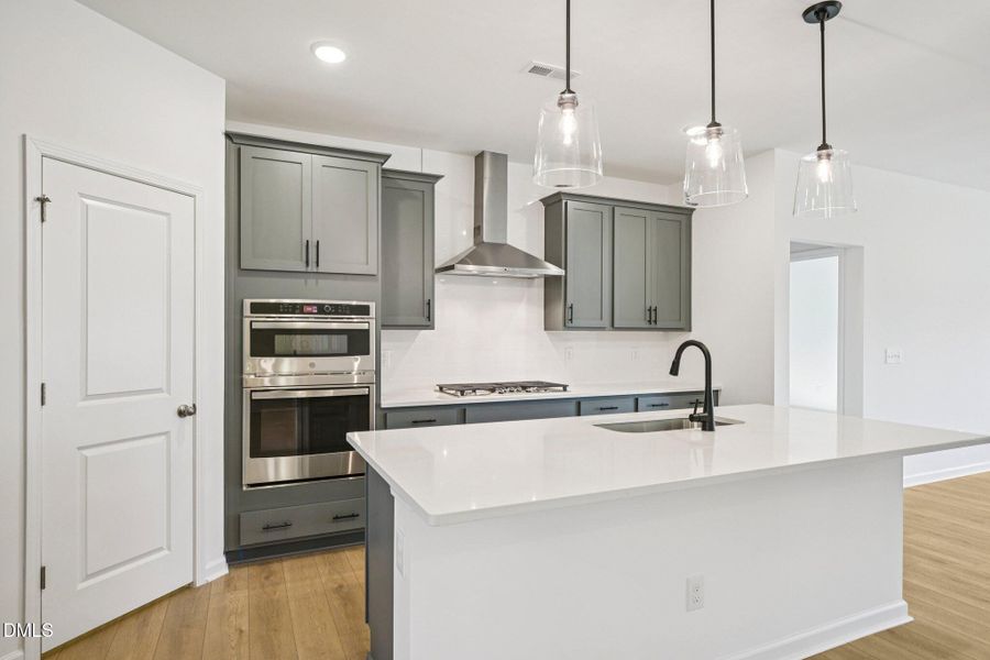 12-web-or-mls-Ken Dr-S1704-012