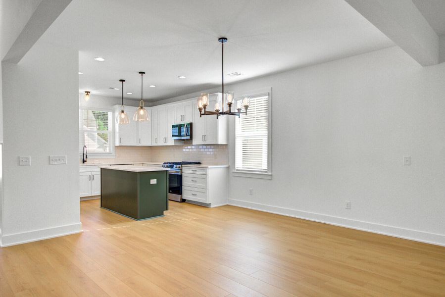 Spacious, unfurnished interior of a new home in , Summerville (Image 34).