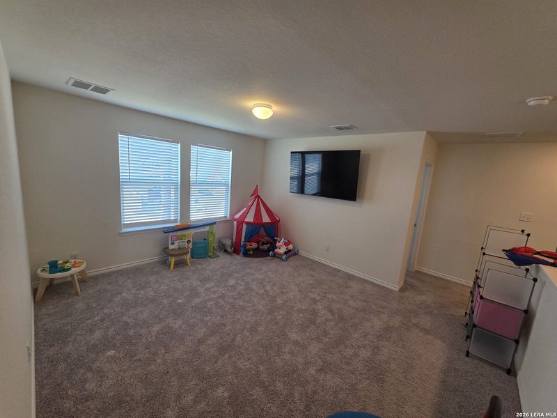 Spacious, unfurnished interior of a new home in , San Antonio (Image 16).