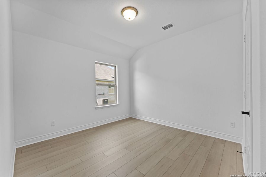 Spacious, unfurnished interior of a new home in Davis Ranch, San Antonio (Image 14).