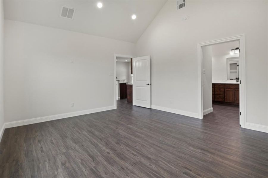 Spacious, unfurnished interior of a new home in , Ector (Image 28).
