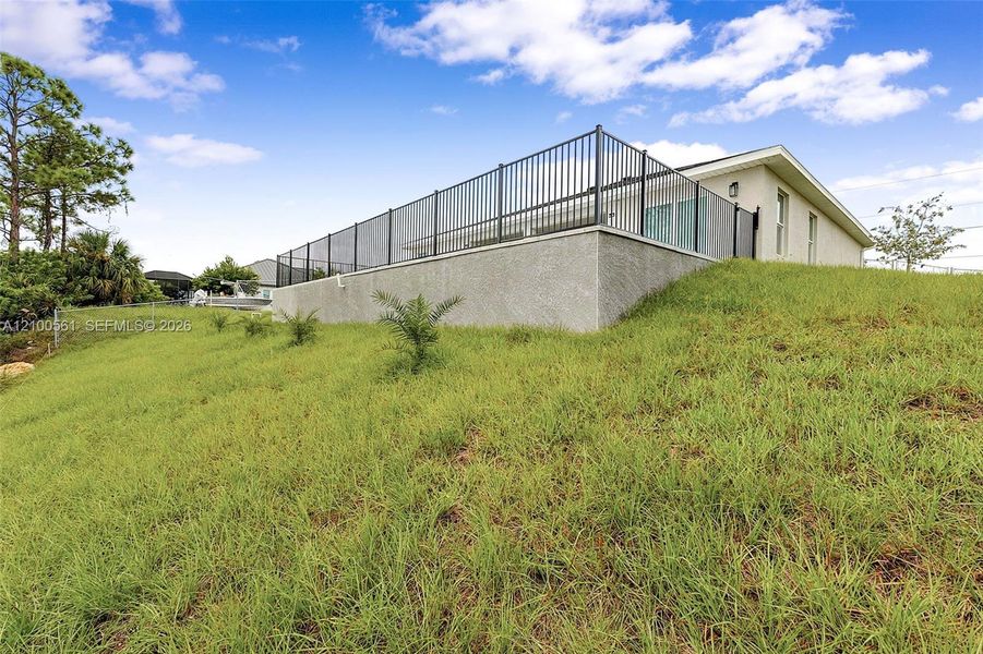 Exterior details and patio area of a home in , Cape Coral (Image 24).
