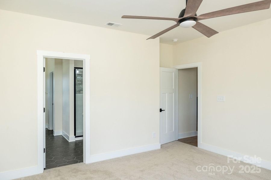 Spacious, unfurnished interior of a new home in , Statesville (Image 8).