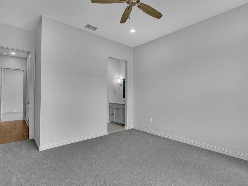 Spacious, unfurnished interior of a new home in , Longview (Image 36). Spacious, unfurnished interior of a new home in , Longview (Image 36).