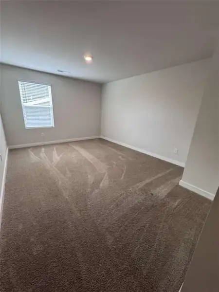 Spacious, unfurnished interior of a new home in Creekbend Overlook, Fairburn (Image 22). Spacious, unfurnished interior of a new home in Creekbend Overlook, Fairburn (Image 22).