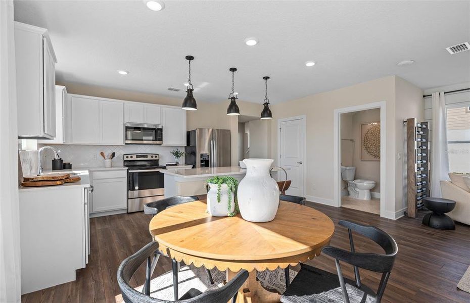 Furnished interior view inside a new home in Tohoqua, Kissimmee (Image 4).