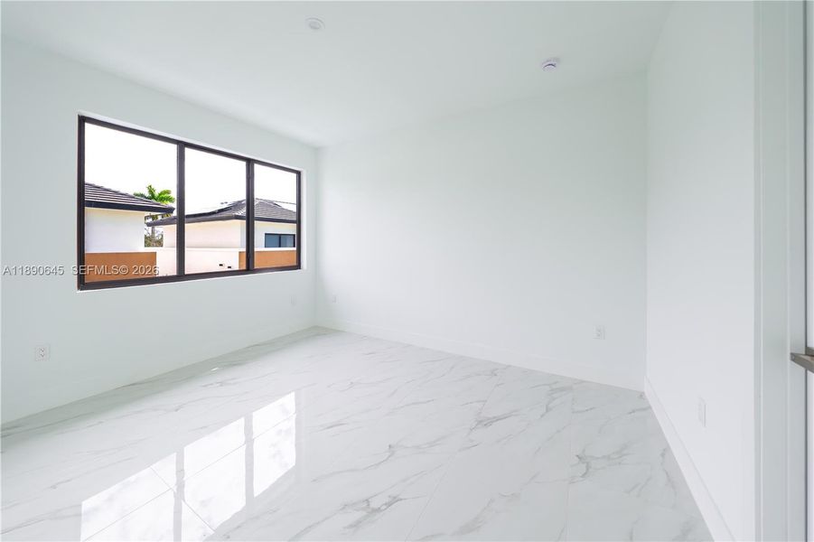 Spacious, unfurnished interior of a new home in , Miami (Image 34).