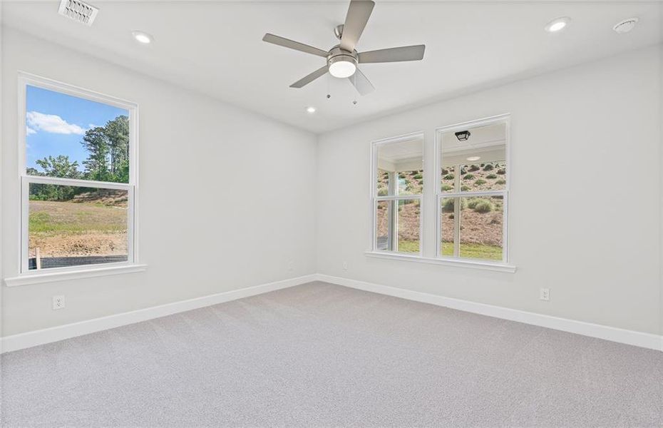 Spacious, unfurnished interior of a new home in Del Webb at Lake Oconee, Greensboro (Image 17).