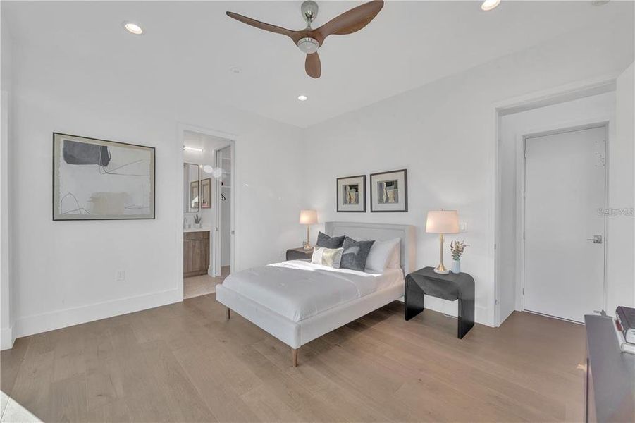 Furnished interior view inside a new home in , Sarasota (Image 17).