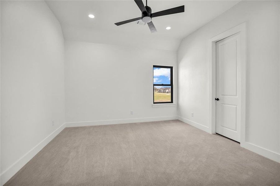 Spacious, unfurnished interior of a new home in , Aledo (Image 21).