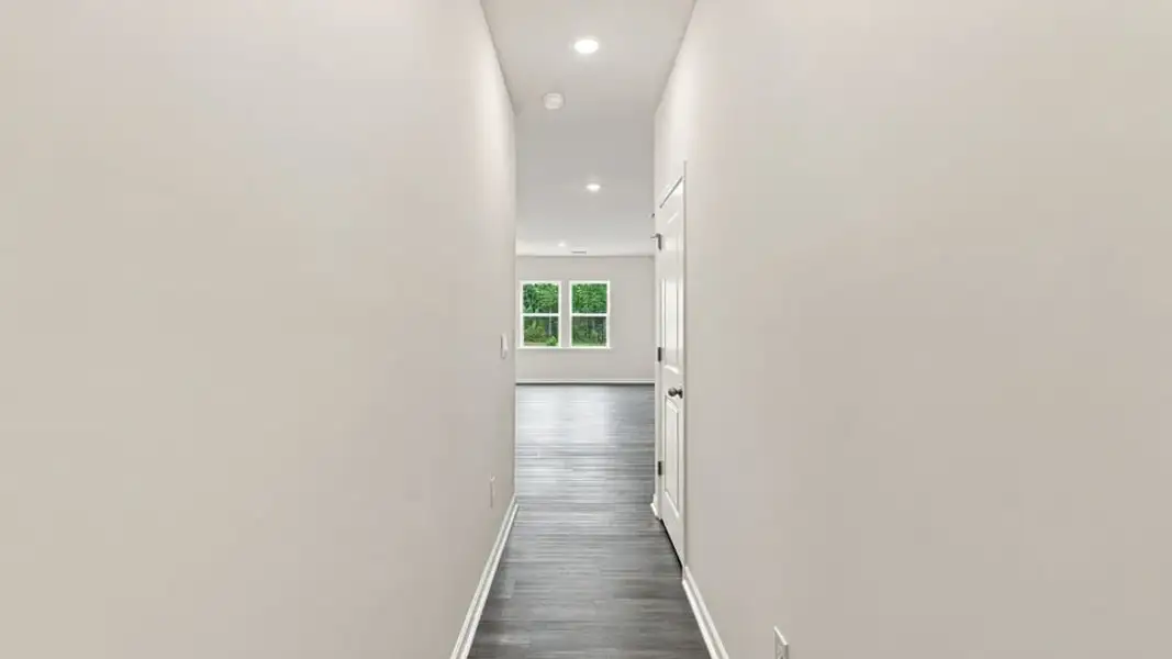 Spacious, unfurnished interior of a new home in Covington Village, Greer (Image 13).