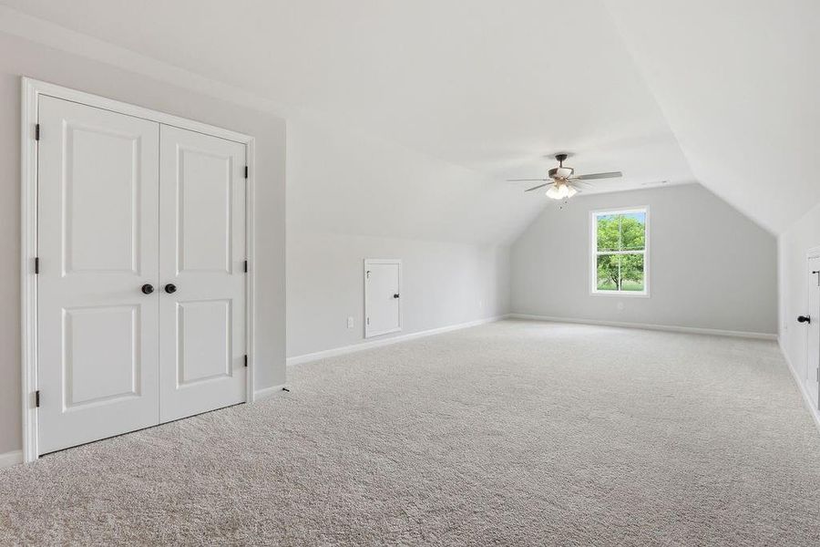 Spacious, unfurnished interior of a new home in , Monroe (Image 27).