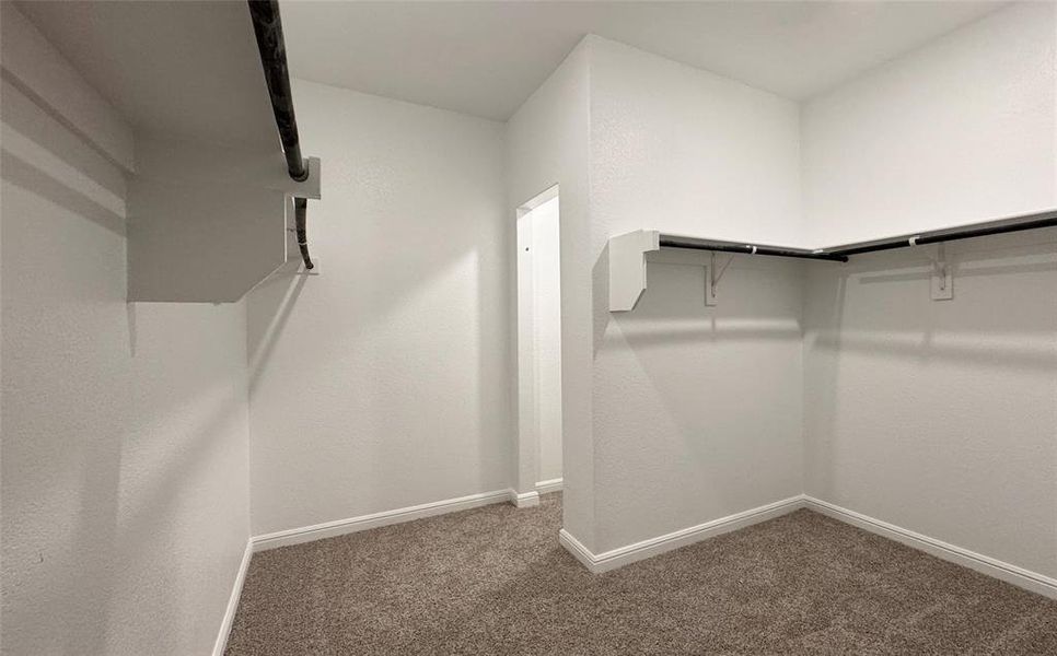 Spacious, unfurnished interior of a new home in The Canyons, Keene (Image 16).