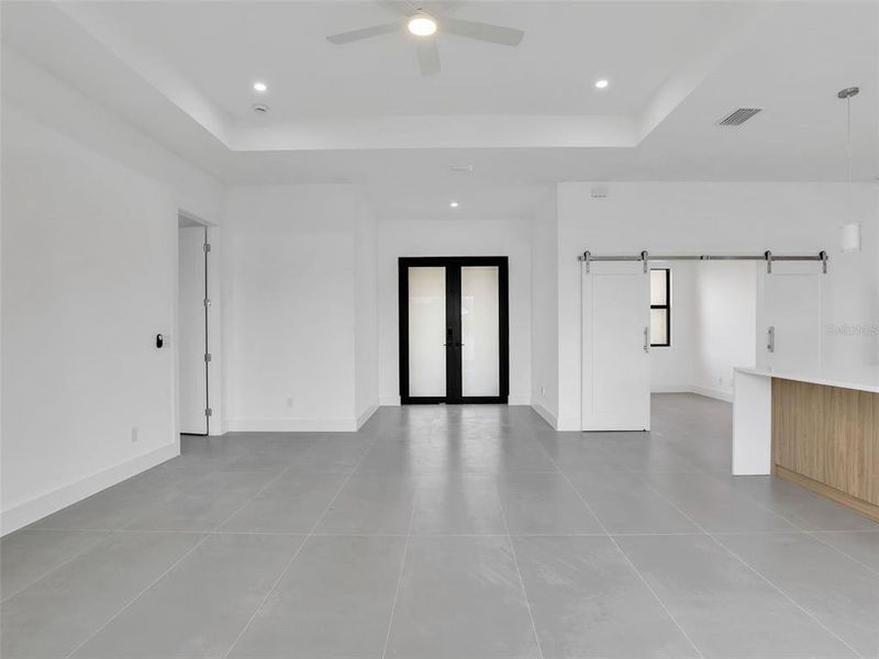 Spacious, unfurnished interior of a new home in , Port Charlotte (Image 20).
