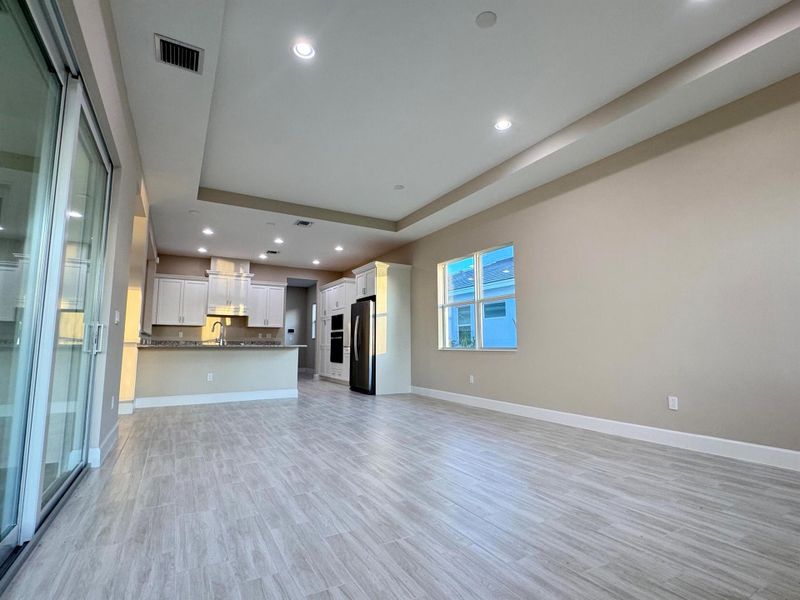 Spacious, unfurnished interior of a new home in Westlake, Loxahatchee (Image 43).