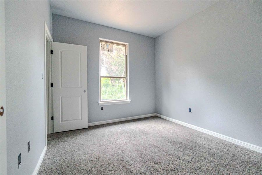 Spacious, unfurnished interior of a new home in , Granbury (Image 20).