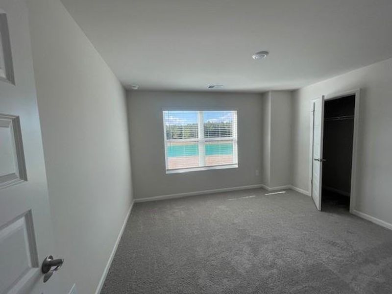 Spacious, unfurnished interior of a new home in , Calhoun (Image 8).