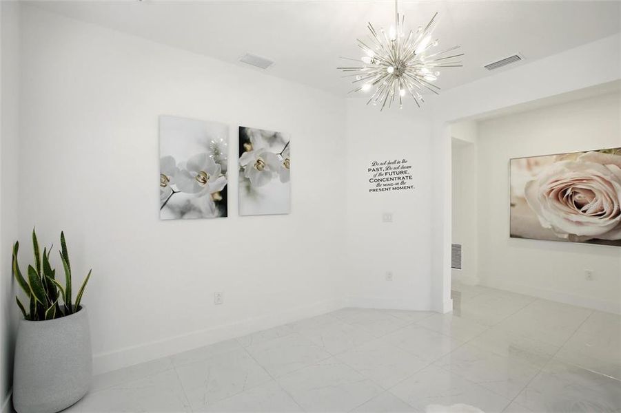 Spacious, unfurnished interior of a new home in , Bradenton (Image 24).