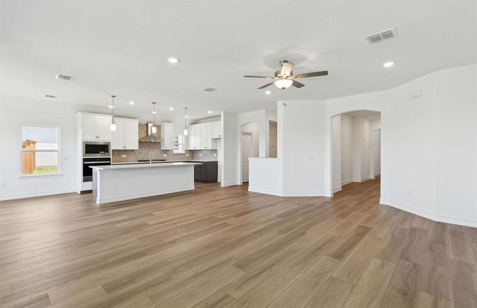 Open concept throughout main living areas Open concept throughout main living areas