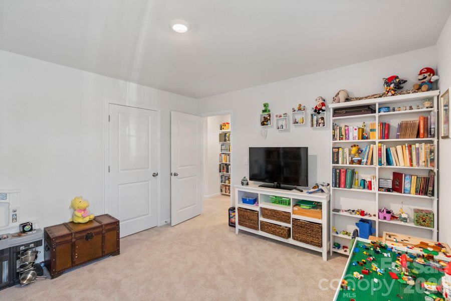 Furnished interior view inside a new home in Sylvan Creek, Denver (Image 42).
