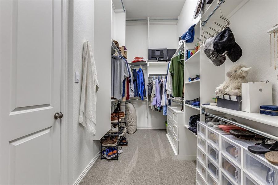 Furnished interior view inside a new home in Reunion 60s, Rhome (Image 28).