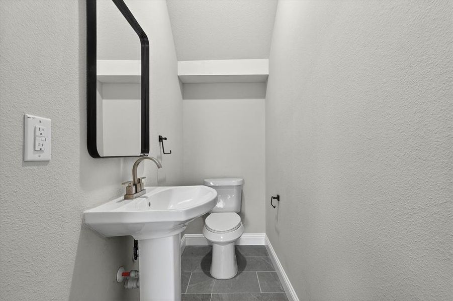 Furnished interior view inside a new home in , Grand Prairie (Image 6).