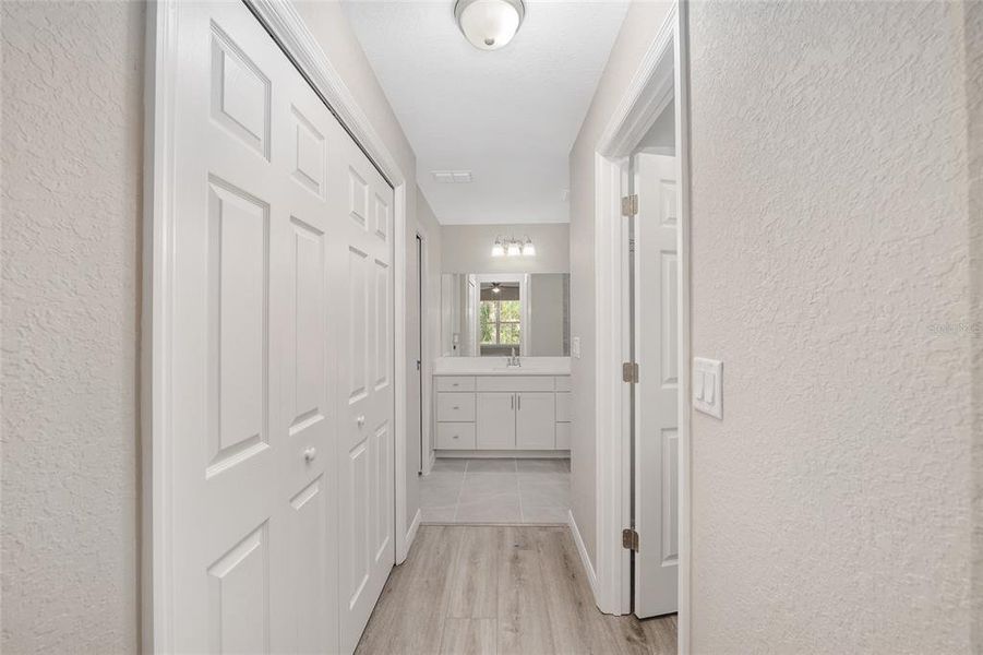 Spacious, unfurnished interior of a new home in , Dunnellon (Image 22).