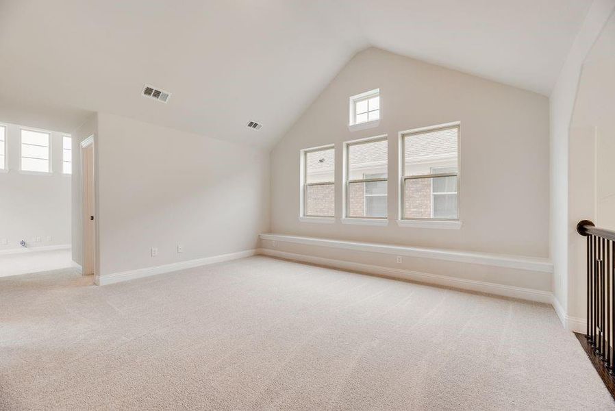 Spacious, unfurnished interior of a new home in Frisco Hills, Little Elm (Image 18).