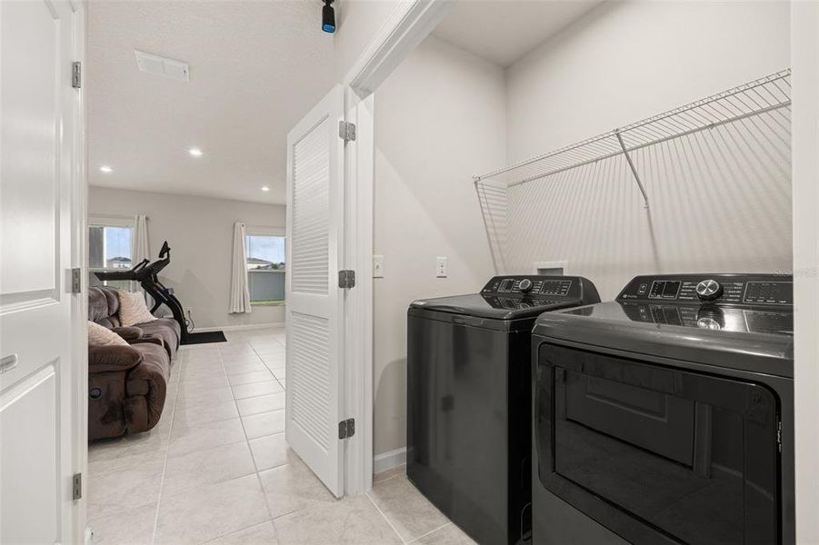 Furnished interior view inside a new home in , Sumterville (Image 17).