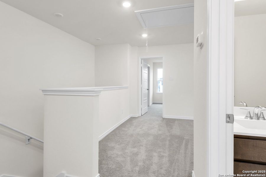 Spacious, unfurnished interior of a new home in Medina Crossing - Villa Collection, Von Ormy (Image 13).