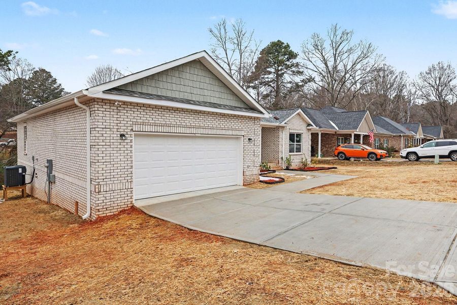 Image 32 of a home in .