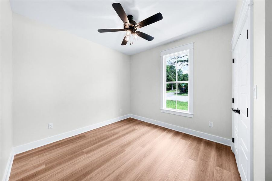Spacious, unfurnished interior of a new home in , Mineola (Image 23).
