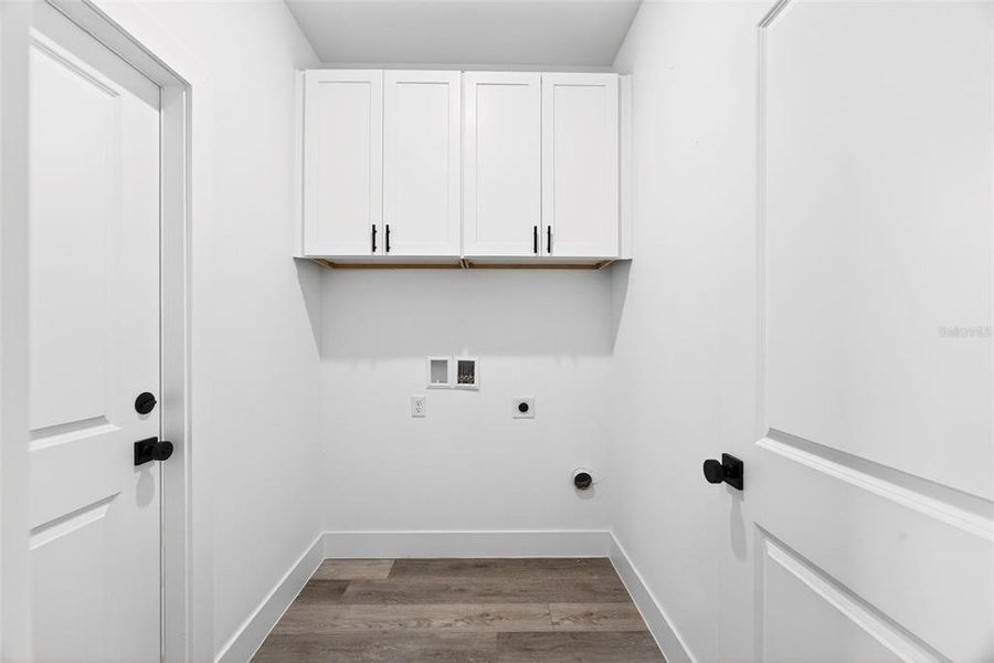 Spacious, unfurnished interior of a new home in , North Port (Image 20).