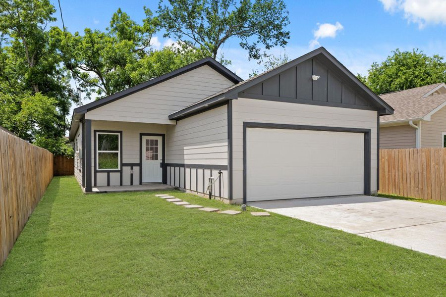 Front exterior of a new home in , Houston, TX, highlighting curb appeal (Image 16). Front exterior of a new home in , Houston, TX, highlighting curb appeal (Image 16).