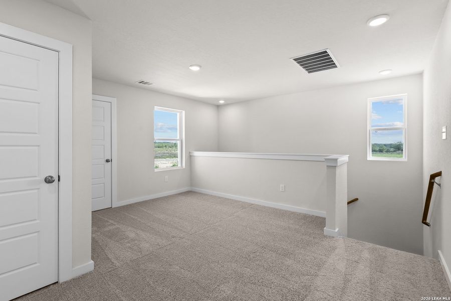 Spacious, unfurnished interior of a new home in Summerlin, San Antonio (Image 29).