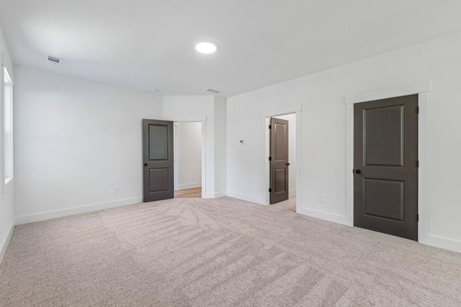 Spacious, unfurnished interior of a new home in White Post on Lake Lanier, Gainesville (Image 24). Spacious, unfurnished interior of a new home in White Post on Lake Lanier, Gainesville (Image 24).