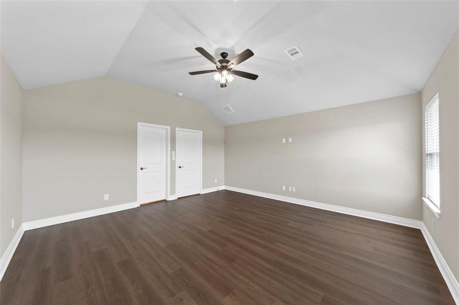 Spacious, unfurnished interior of a new home in , Greenville (Image 22).