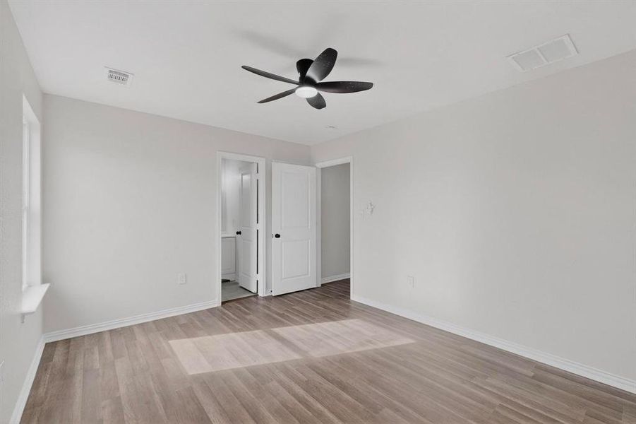 Spacious, unfurnished interior of a new home in , Dallas (Image 17).