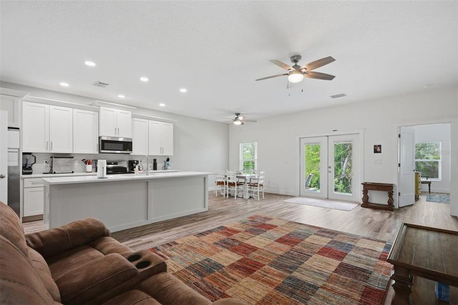 Furnished interior view inside a new home in , Spring Hill (Image 32).