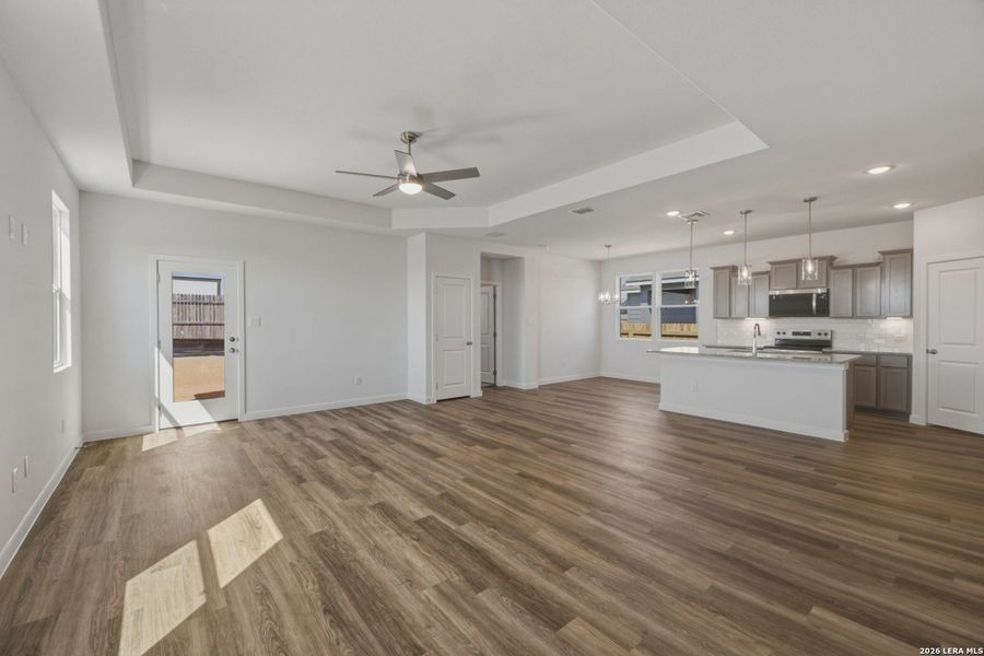 Spacious, unfurnished interior of a new home in , New Braunfels (Image 10).