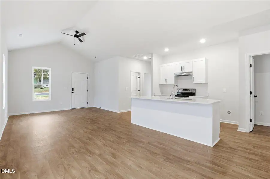 09-411 N Virginia St-9