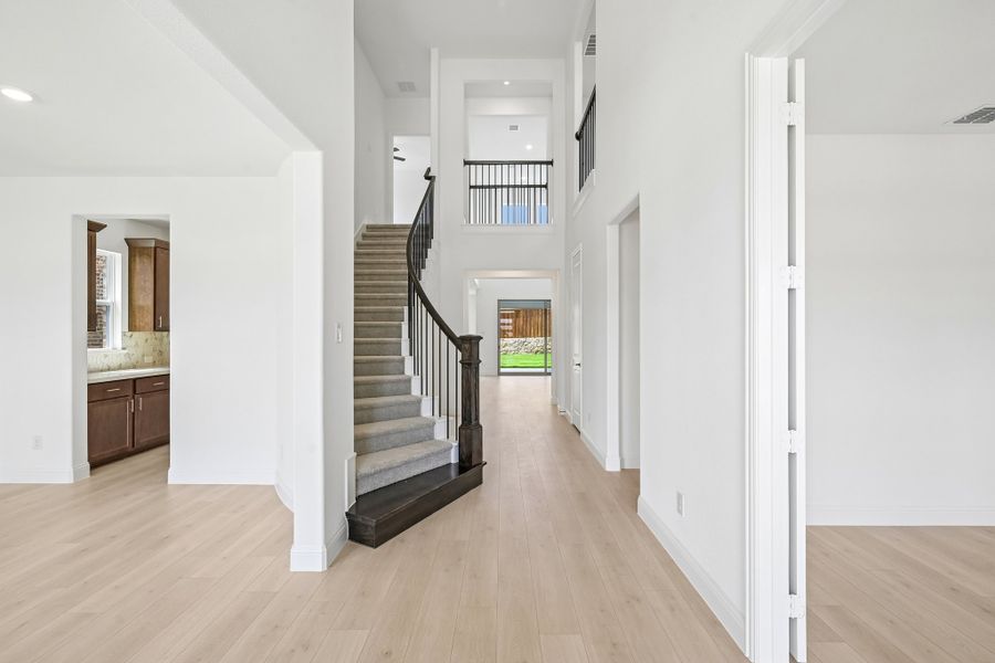 Spacious, unfurnished interior of a new home in The Ranch at Uptown Celina, Celina (Image 49).