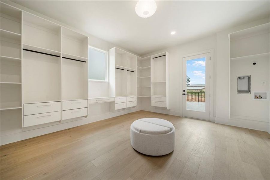Spacious, unfurnished interior of a new home in , Lawrenceville (Image 44).