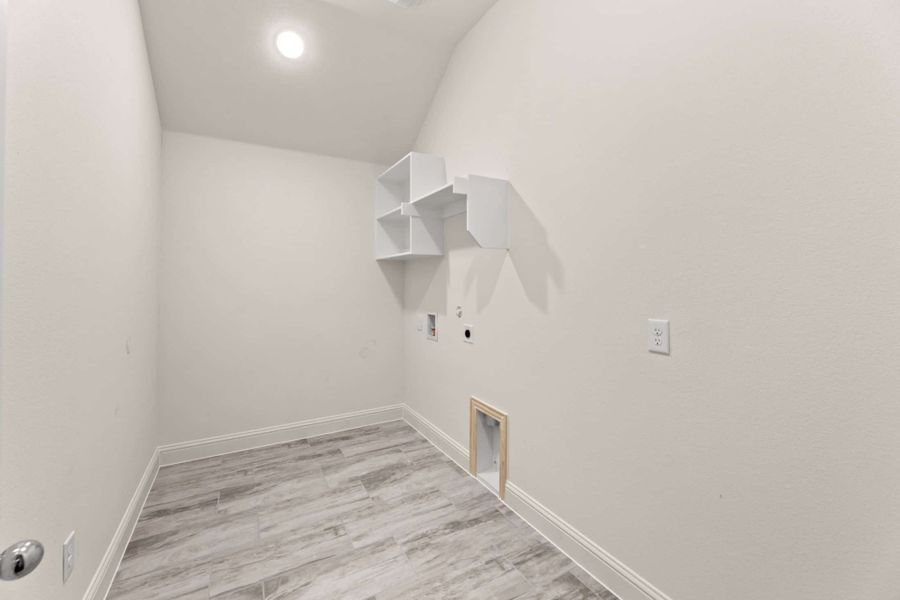 Representative unfurnished interior of a home built from the Colorado by UnionMain Homes in Walden Pond, Forney (Image 18).