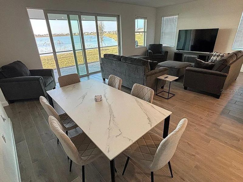 Community amenities in , Englewood (Image 18).