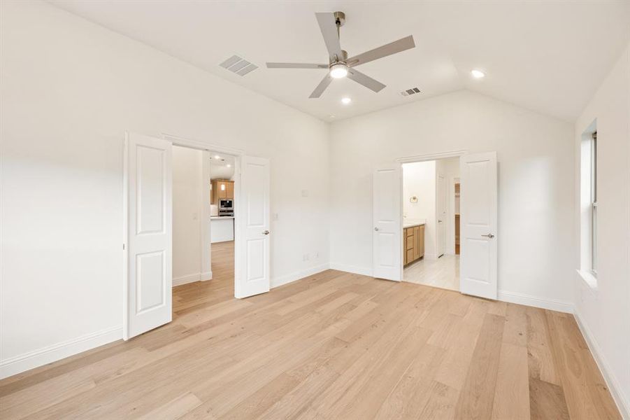 Spacious, unfurnished interior of a new home in Painted Tree Woodland District 50, McKinney (Image 22). Spacious, unfurnished interior of a new home in Painted Tree Woodland District 50, McKinney (Image 22).