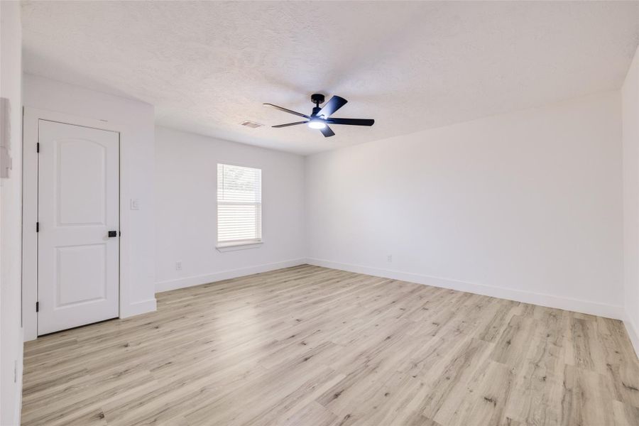 Spacious, unfurnished interior of a new home in , Cleveland (Image 20).