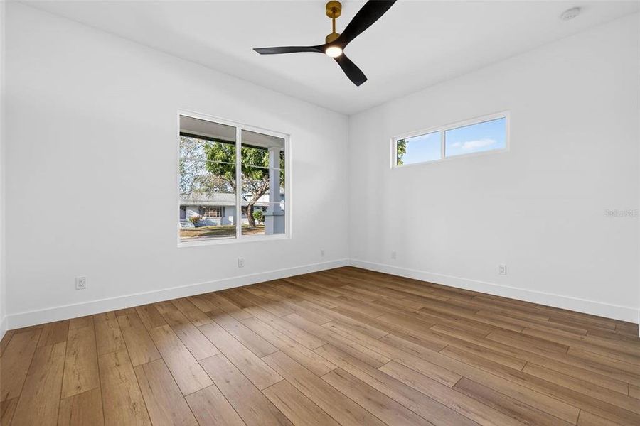 Spacious, unfurnished interior of a new home in , St. Petersburg (Image 20).