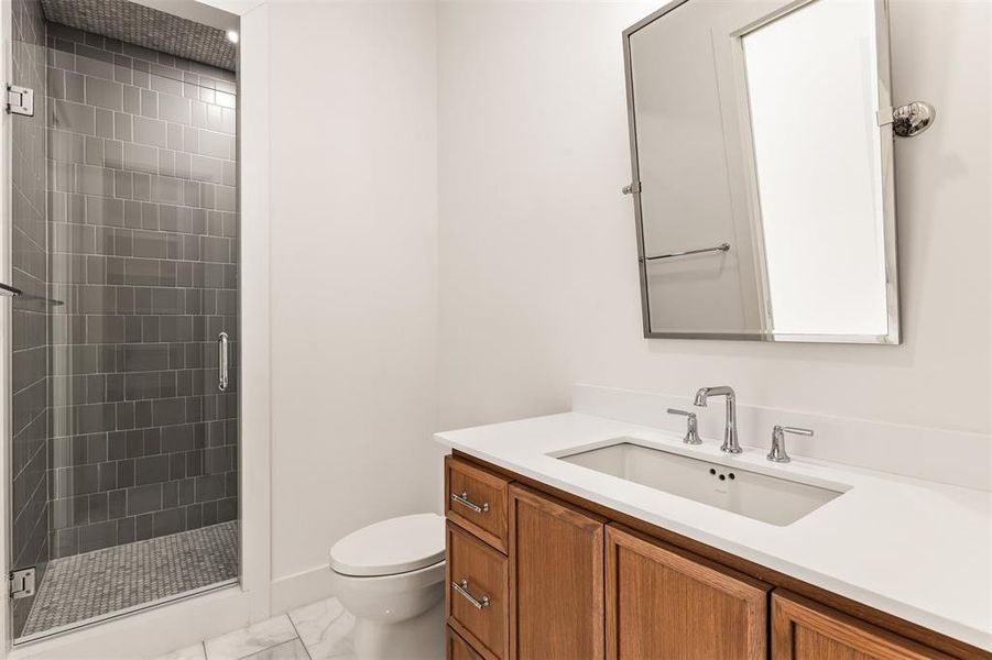 Guest bathroom on the 2nd floor
