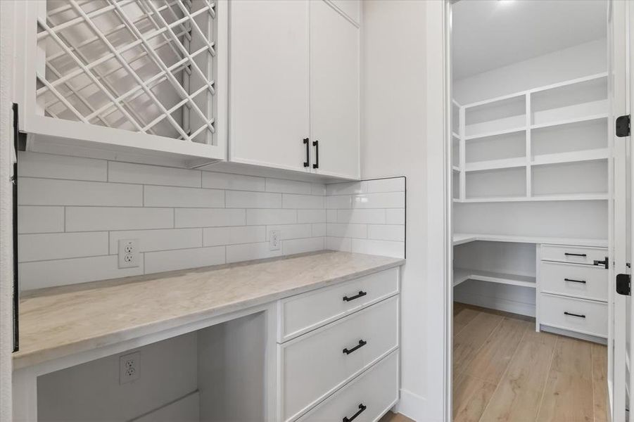 Furnished interior view inside a new home in , Celeste (Image 35).